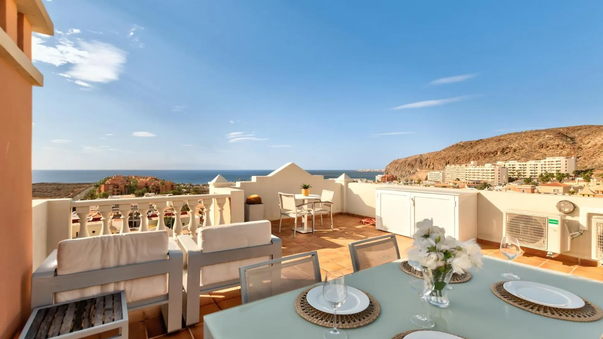 펜션 Paraiso B18 Penthouse Sea View & Sunny Terraces 아로나 스페인